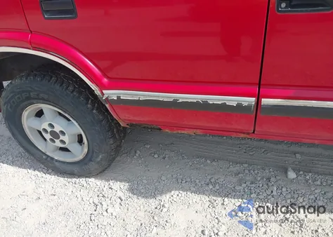 1997 Chevrolet Blazer Ls from USA, damaged, VIN 1GNDT13WXV2194585